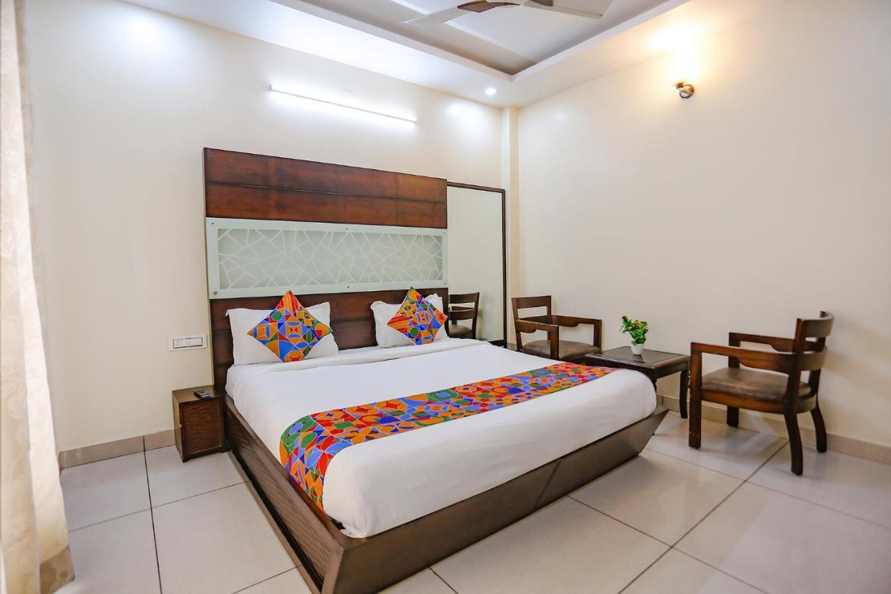 Fabhotel Winter Line Inn Массури Экстерьер фото